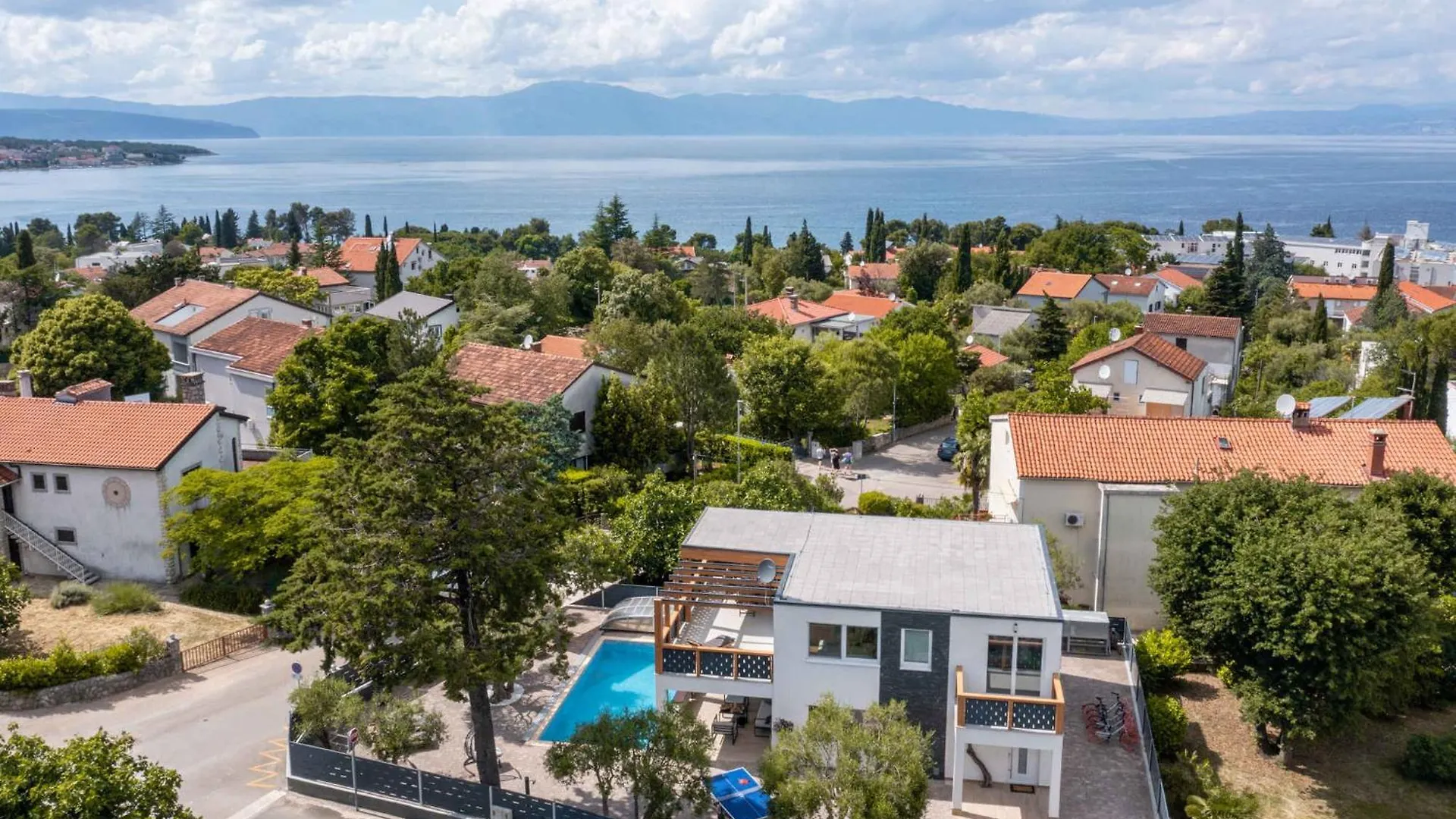 House And Apt. In Milcetici - Insel Krk 50080 Malinska Holiday home